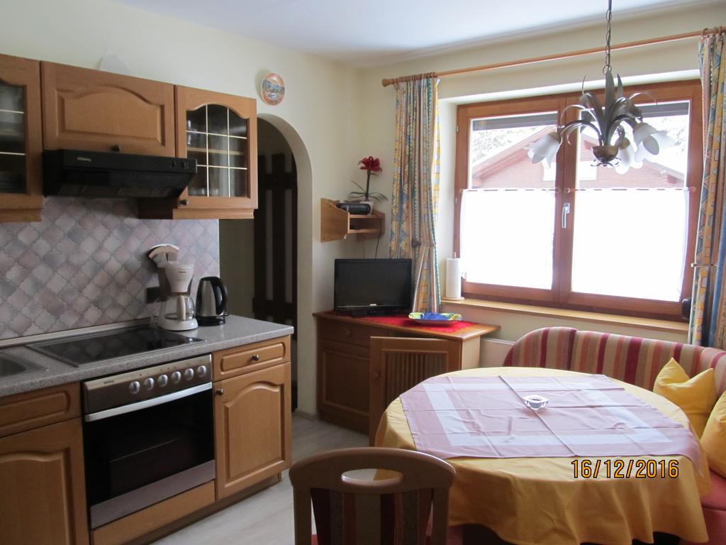 Haus Vogelsberger Apartment Fulpmes Bagian luar foto
