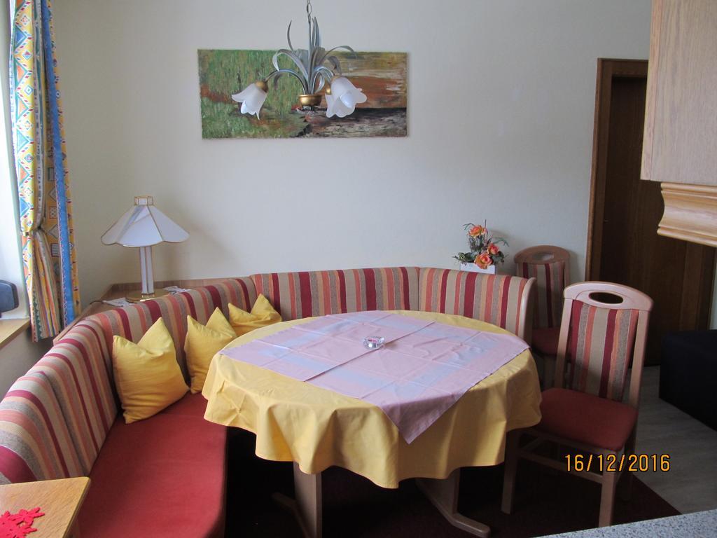 Haus Vogelsberger Apartment Fulpmes Bagian luar foto